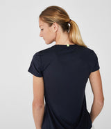 Camiseta técnica azul marino de manga corta y cuello redondo confeccionada en un tejido con tecnología de secado rápido y corte Slim Fit.